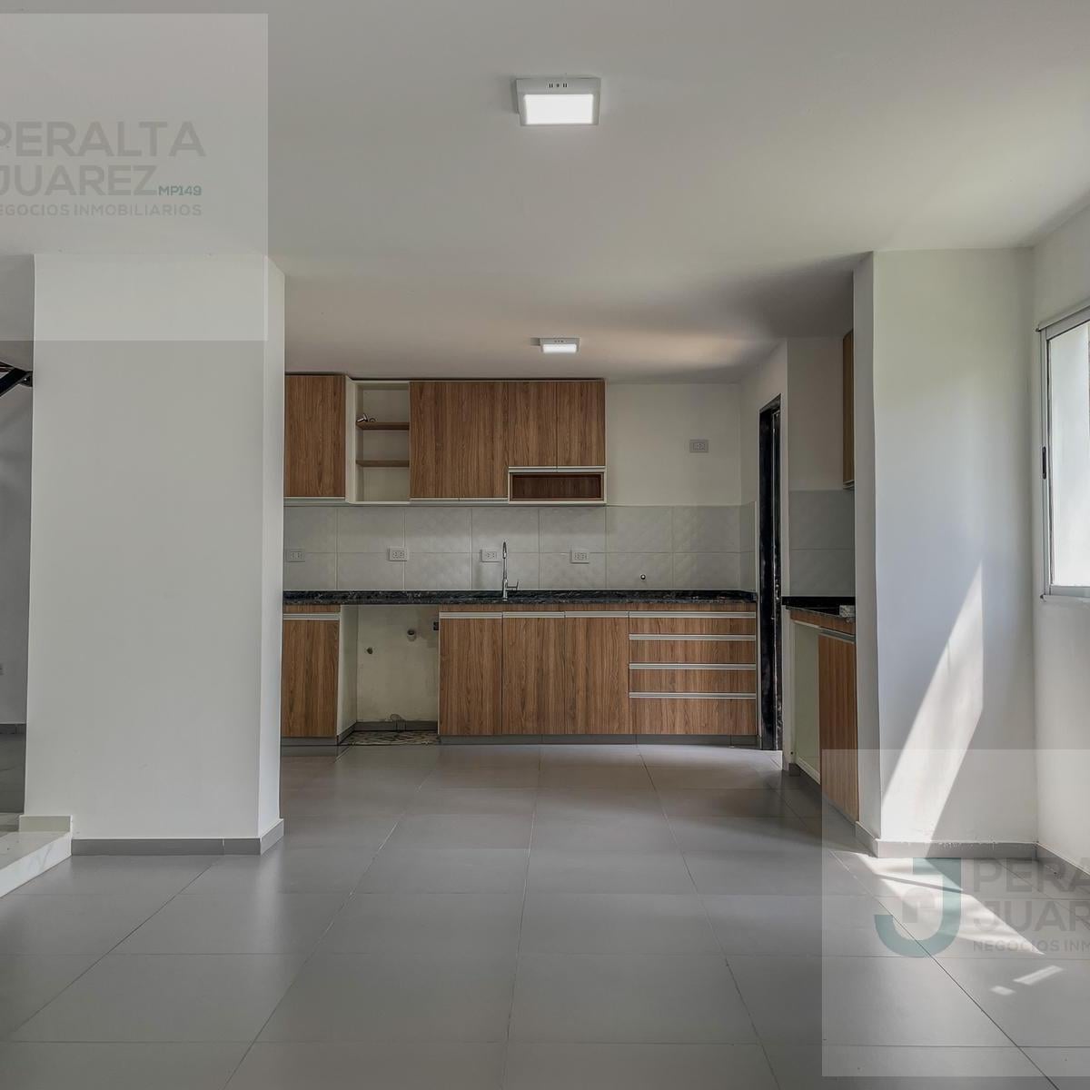 Casa en Venta de Estilo Moderno con 3 Dormitorios