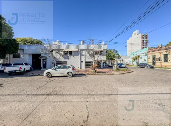 LOCAL COMERCIAL CON OFICINAS Y DEPOSITO EN VENTA. UNICO! 1