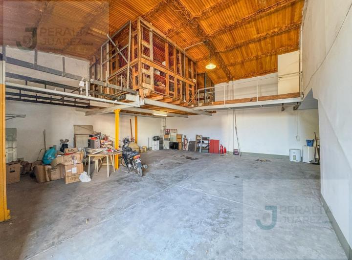 LOCAL COMERCIAL CON OFICINAS Y DEPOSITO EN VENTA. UNICO! 5