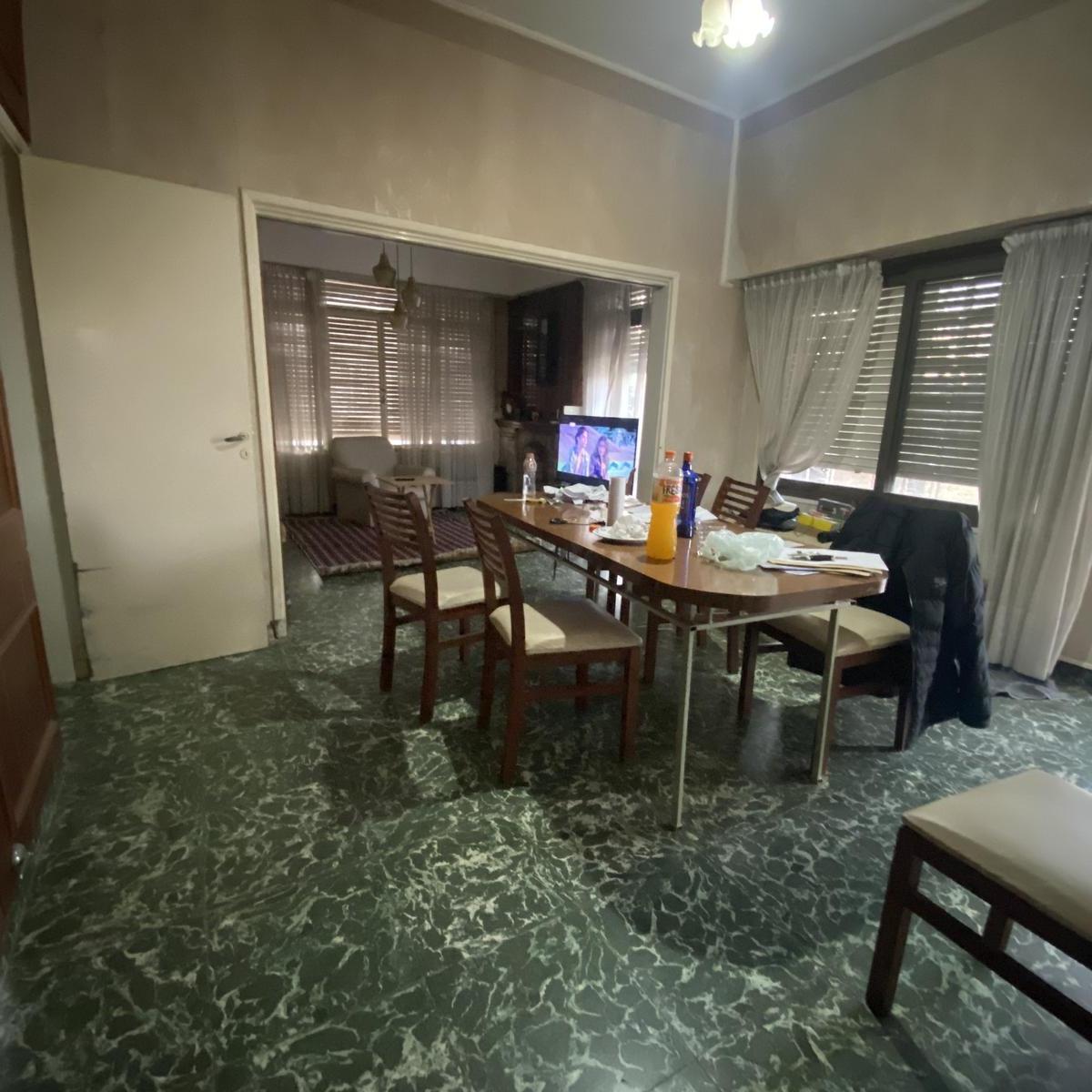 Venta Chalet de 4 Dorm. con 1.000 m² a Reciclar 2