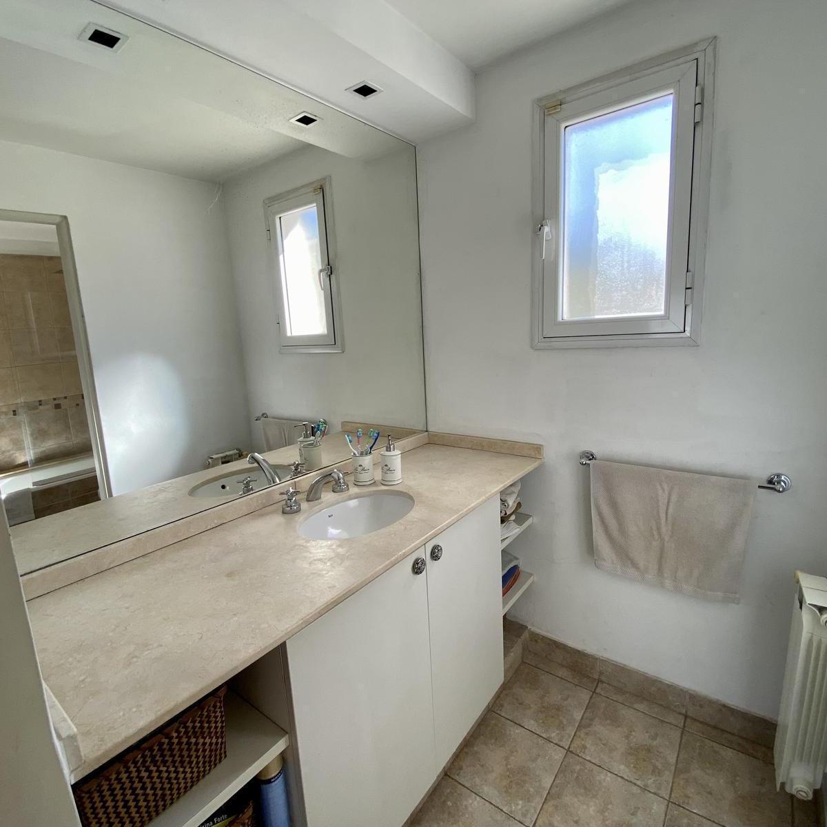 Casa 3 Dorm. con Pileta en Fisherton 4