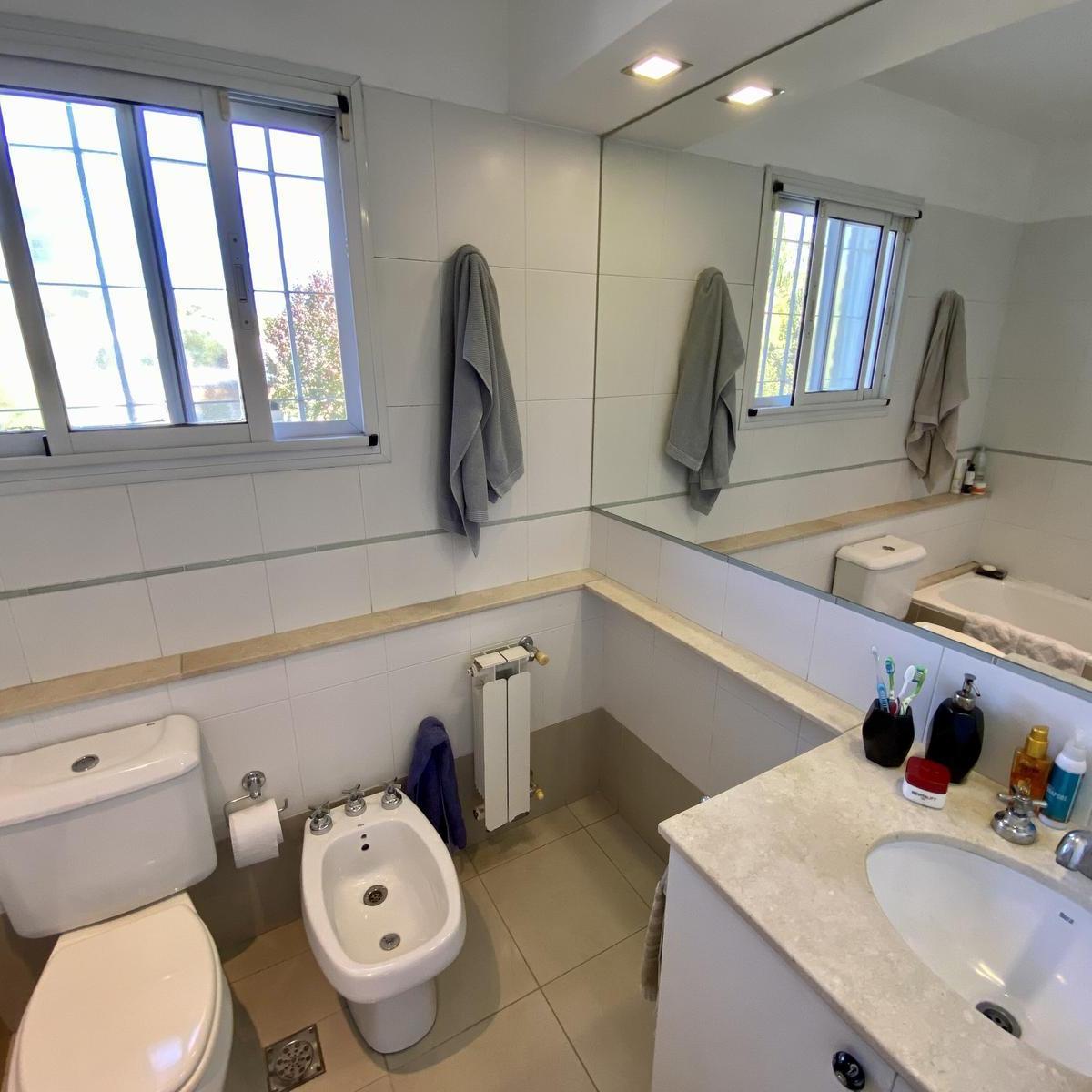 Casa 3 Dorm. con Pileta en Fisherton 5