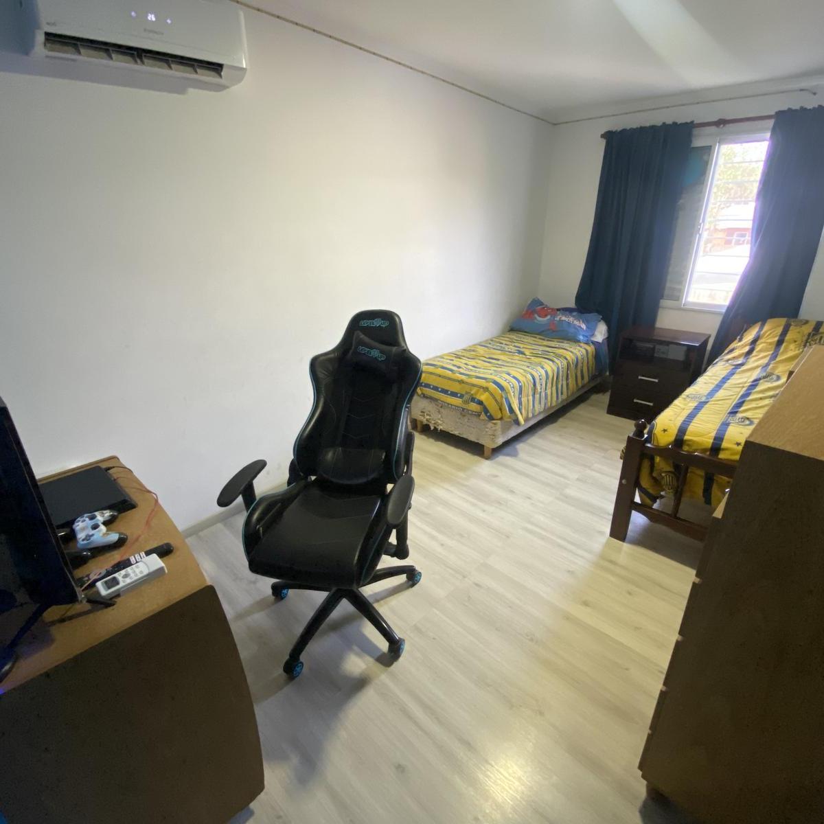 VENTA CASA 3 DORMITORIOS CON COCHERA Y PATIO