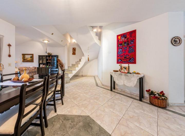 Casa en Jorge Cura 2