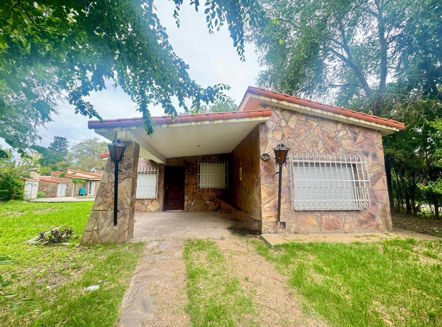 Casa a la venta en Funes.
