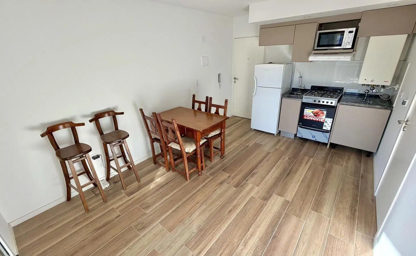 Departamento de 1 dormitorio con parrillero en el balcon 8