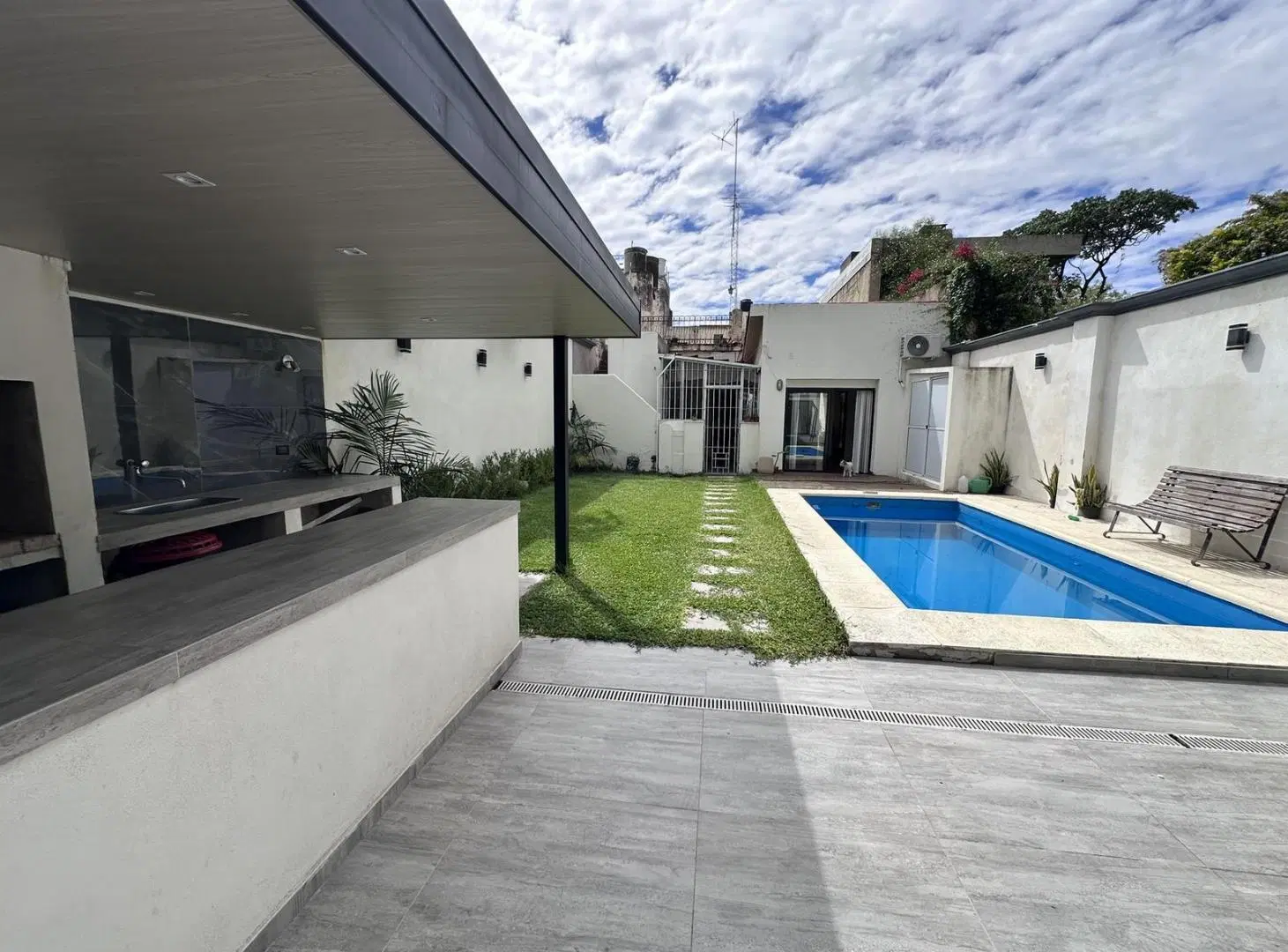 VENTA Casa en barrio España y Hospitales 4