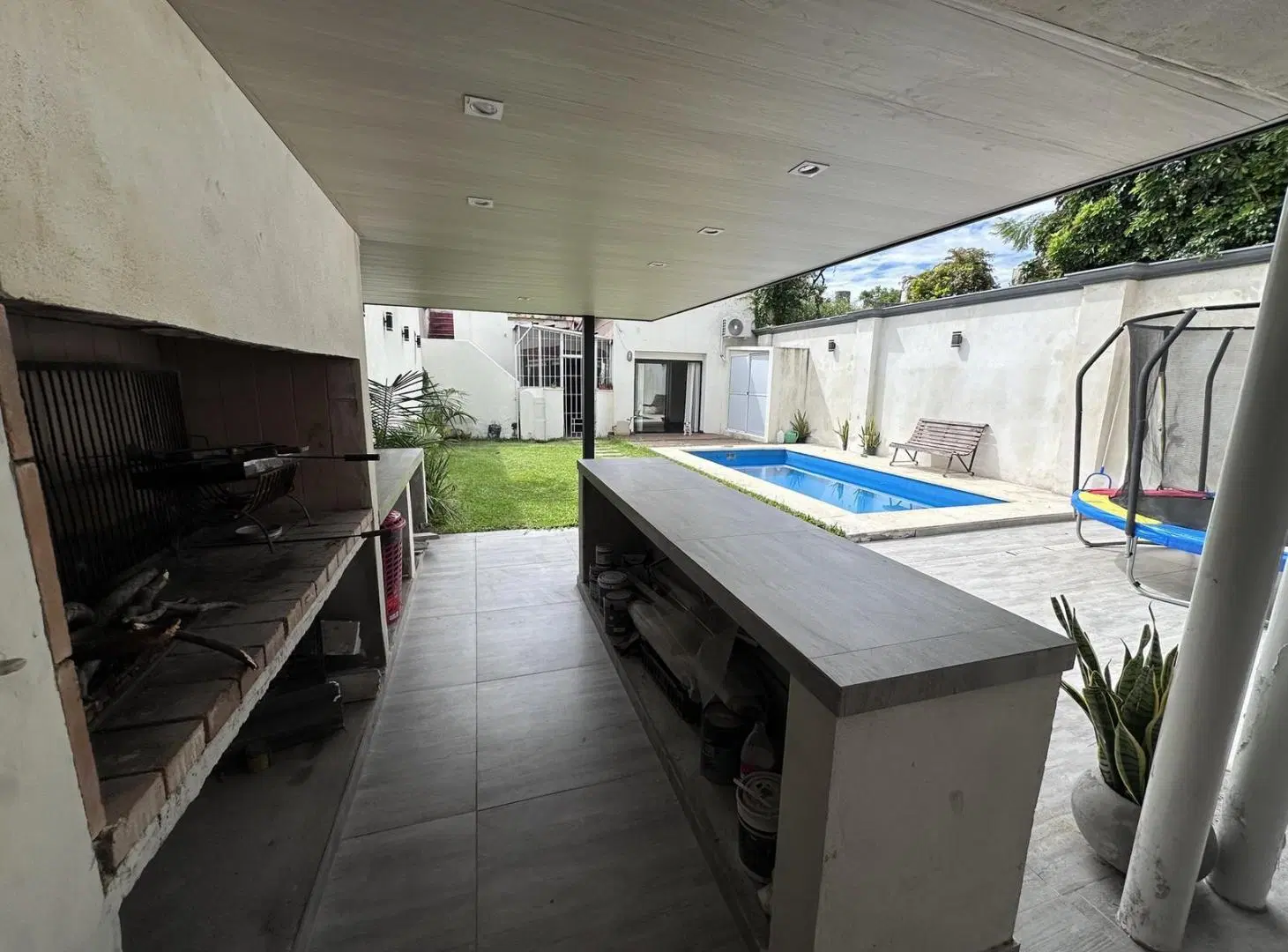 VENTA Casa en barrio España y Hospitales 1