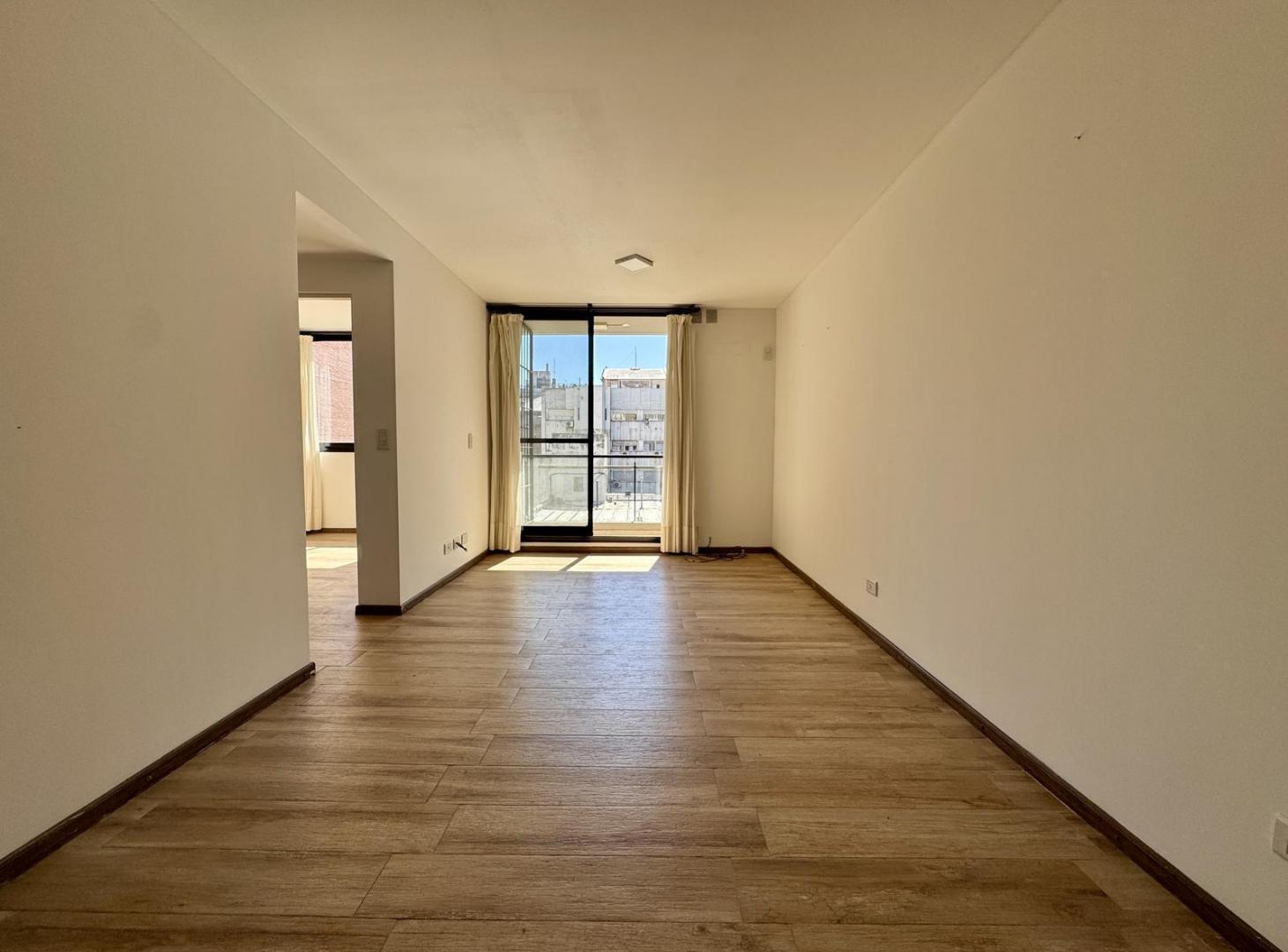 Foto de Venta departamento con cochera., imagen 2