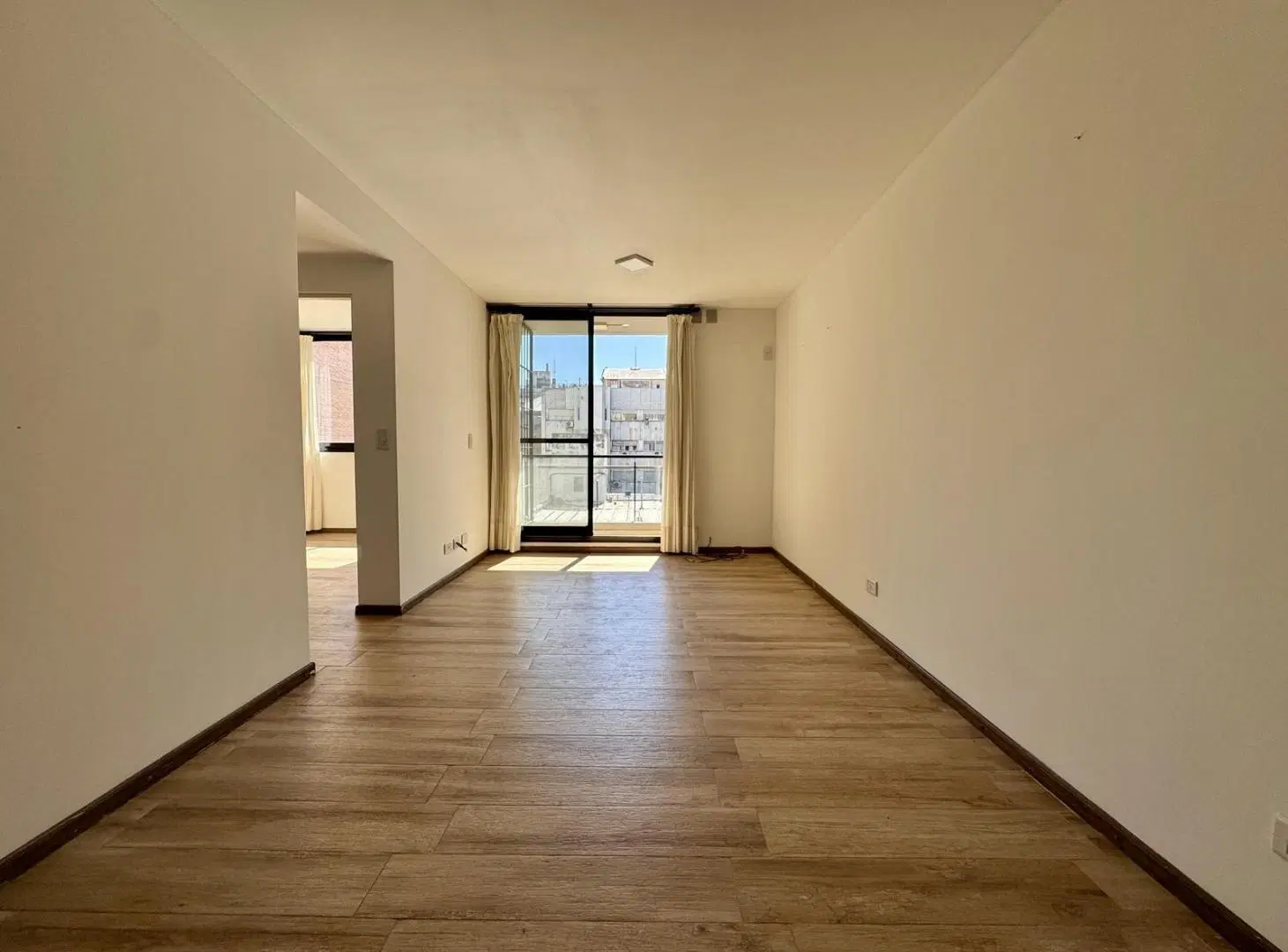 Venta departamento con cochera. 2