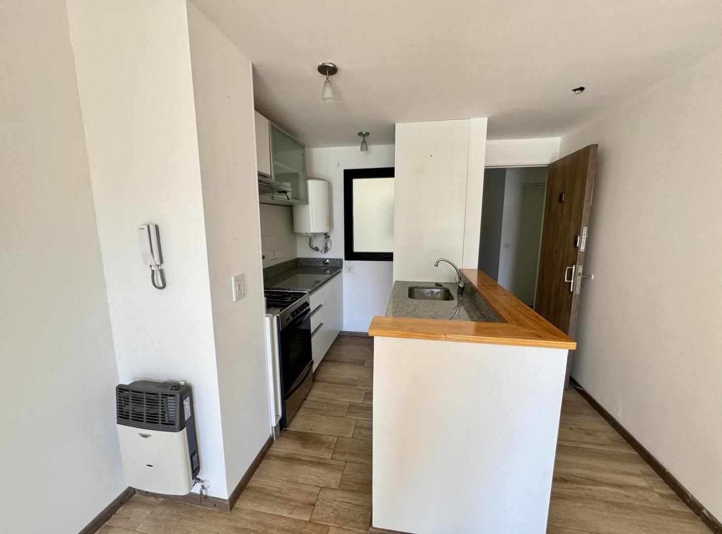 Foto de Venta departamento con cochera., imagen 5
