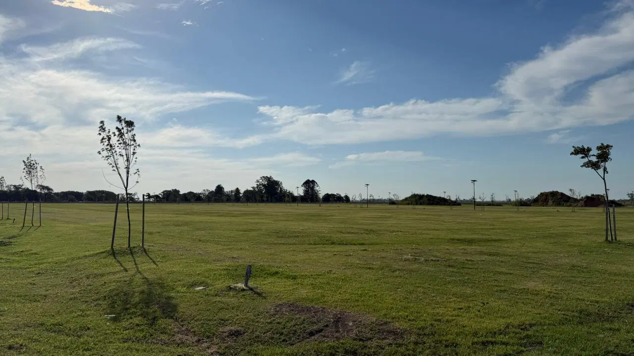 Terreno en La Finca 2 2