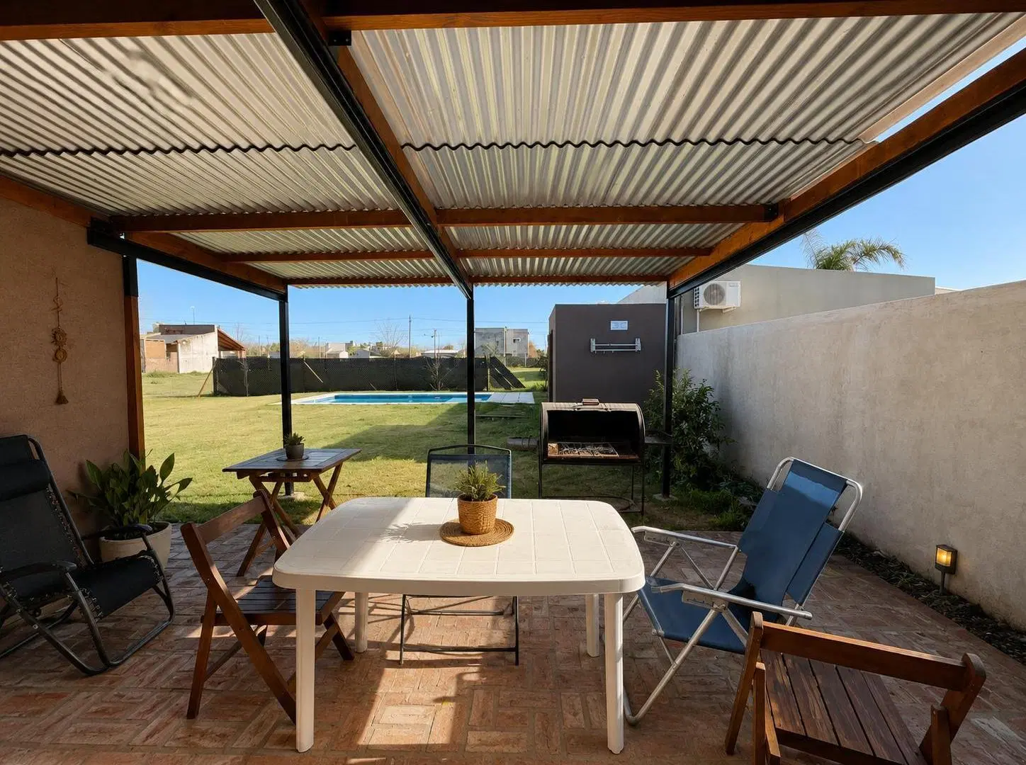 Casa de tres dormitorios con pileta 2