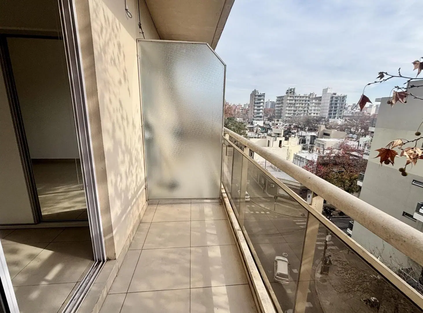 Monoambiente en Venta en Barrio Lourdes con Patio Exclusivo y Balcón 4