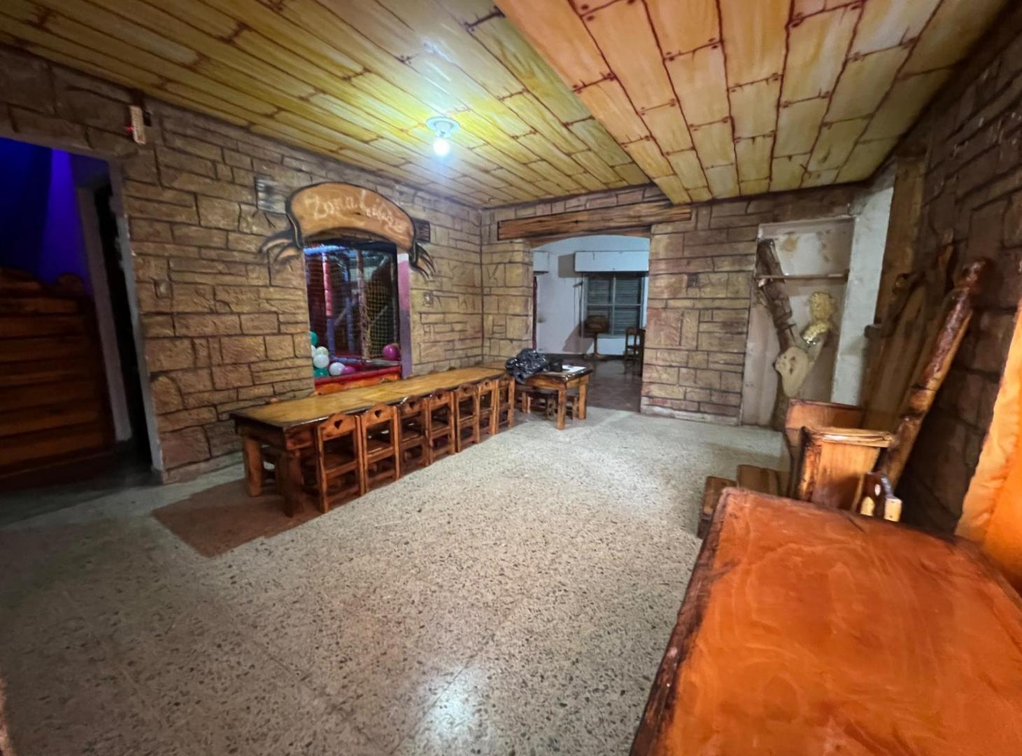 Foto de VENTA CASA DE 2 DORMITORIOS CON PATIO A REFACCIONAR EN PARQUE CASADO, imagen 1