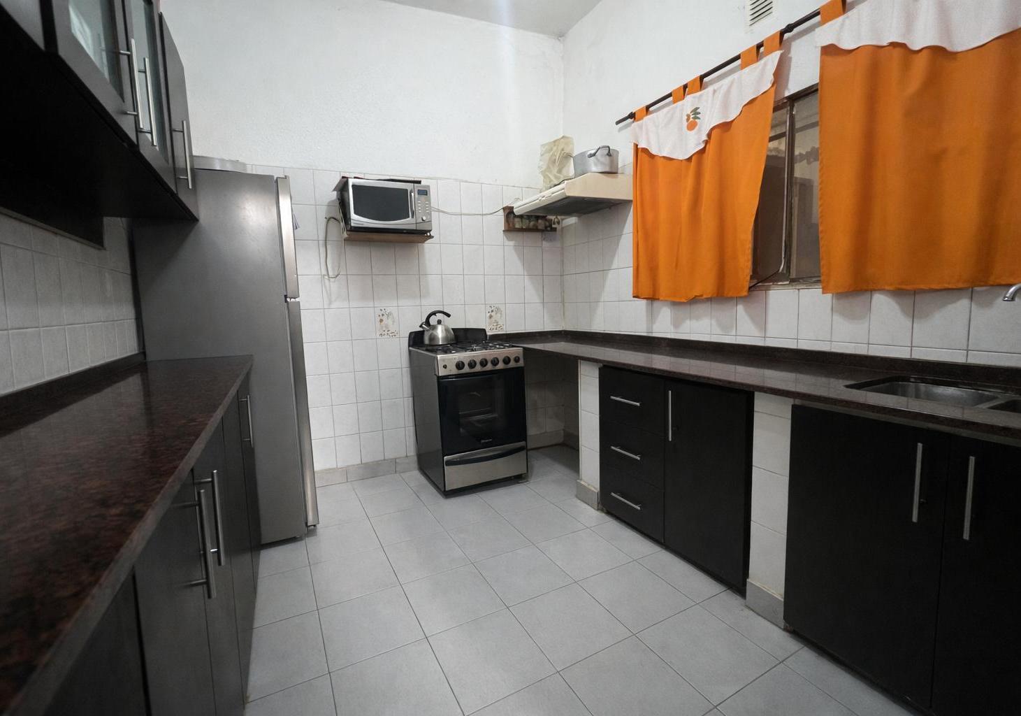 Foto de VENTA CASA DE 3 DORMITORIOS CON COCHERA Y PATIO VERDE, JUAN DE LA, imagen 2