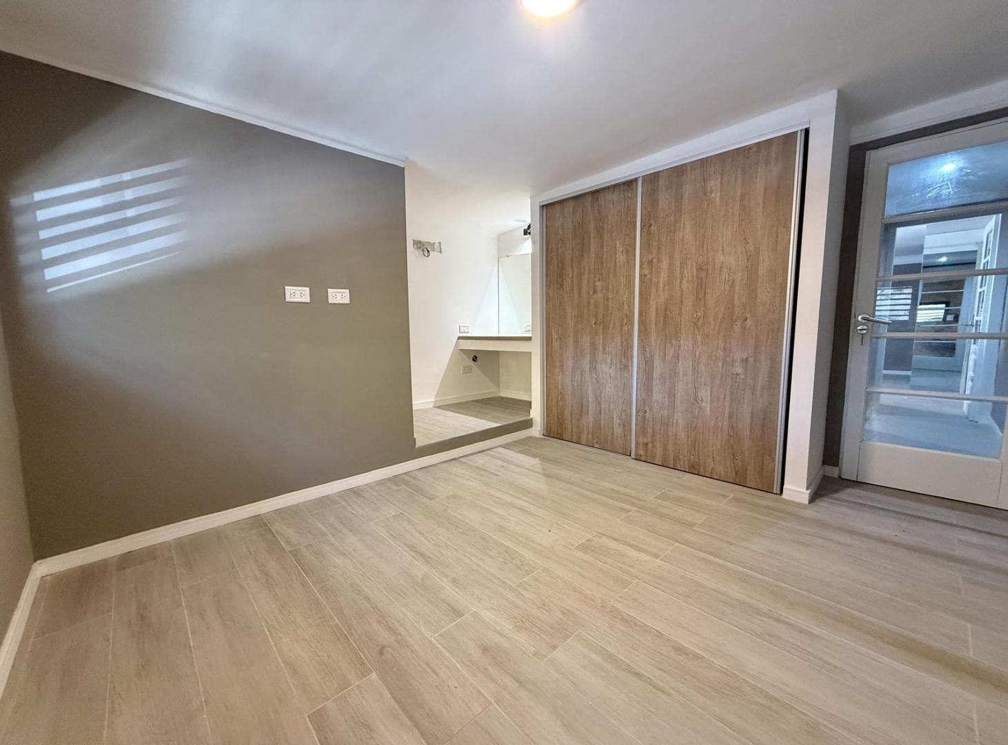Foto de Casa al frente de 2 dormitorios con cochera, imagen 4