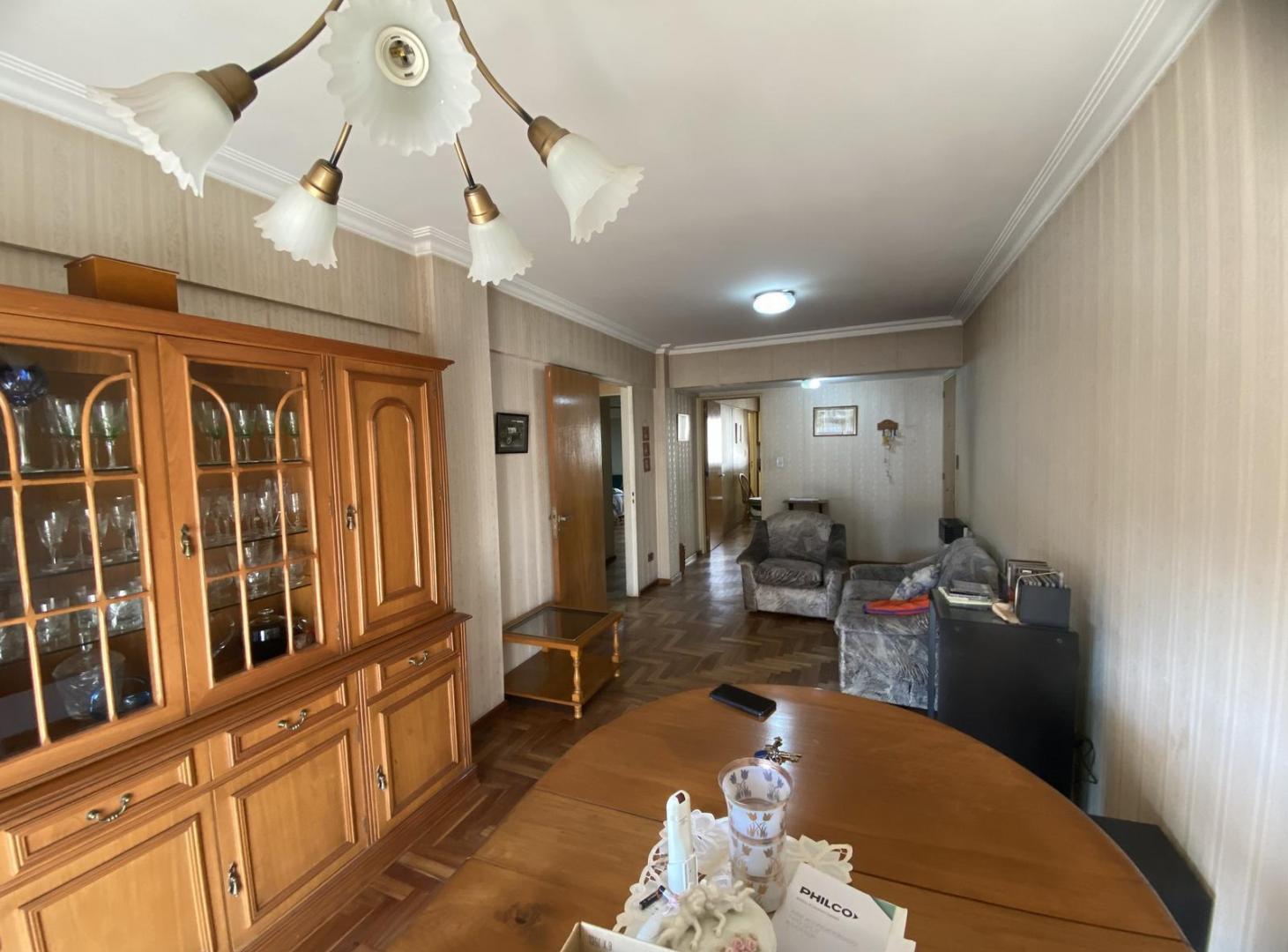 Foto de VENTA DEPARTAMENTO 2 DORMITORIOS CON COCHERA - BARRIO MARTIN, imagen 1