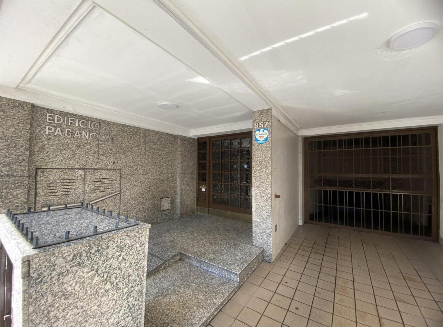 Foto de VENTA DEPARTAMENTO 2 DORMITORIOS CON COCHERA - BARRIO MARTIN, imagen 2