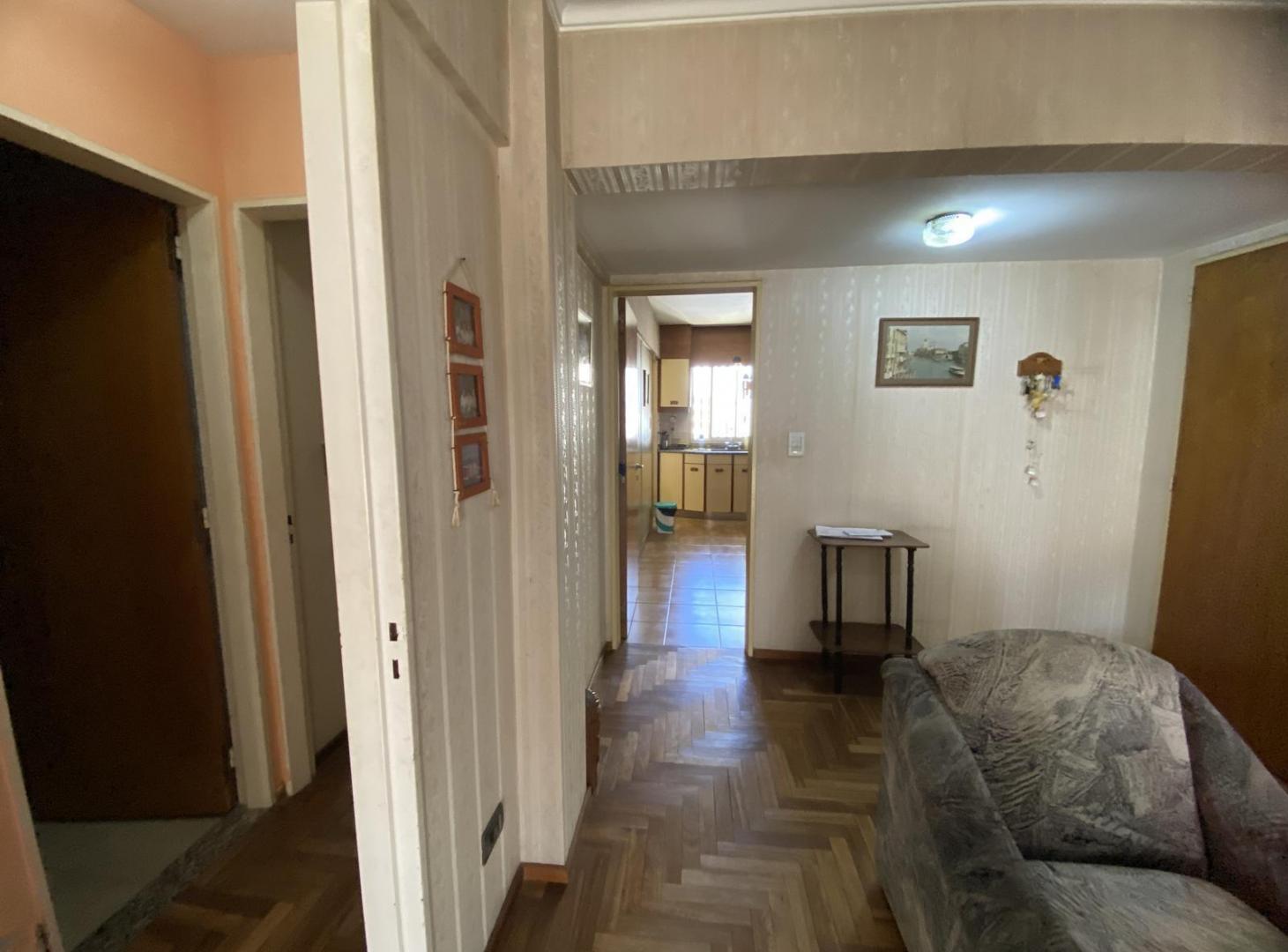 Foto de VENTA DEPARTAMENTO 2 DORMITORIOS CON COCHERA - BARRIO MARTIN, imagen 5