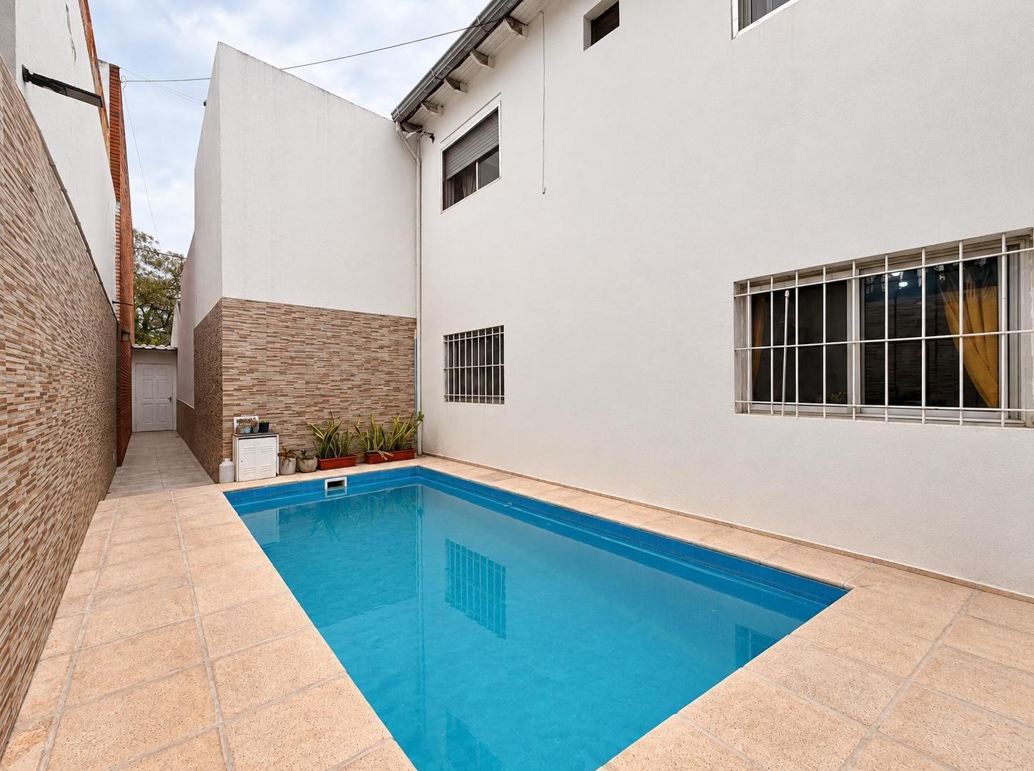 Foto de Casa interna con pileta, imagen 1