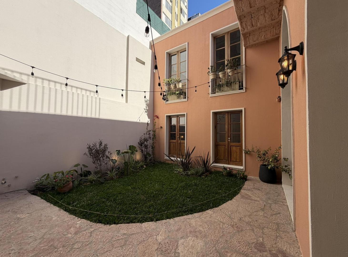 Foto de VENTA Casa 3 dormitorios zona río, Rosario., imagen 2