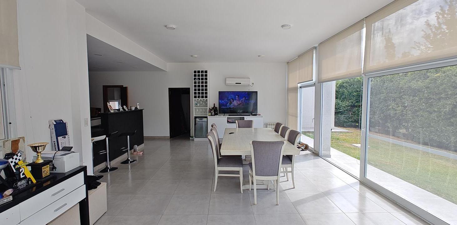 Foto de PUERTO ROLDÁN - Espectacular casa estilo minimalista!!, imagen 5