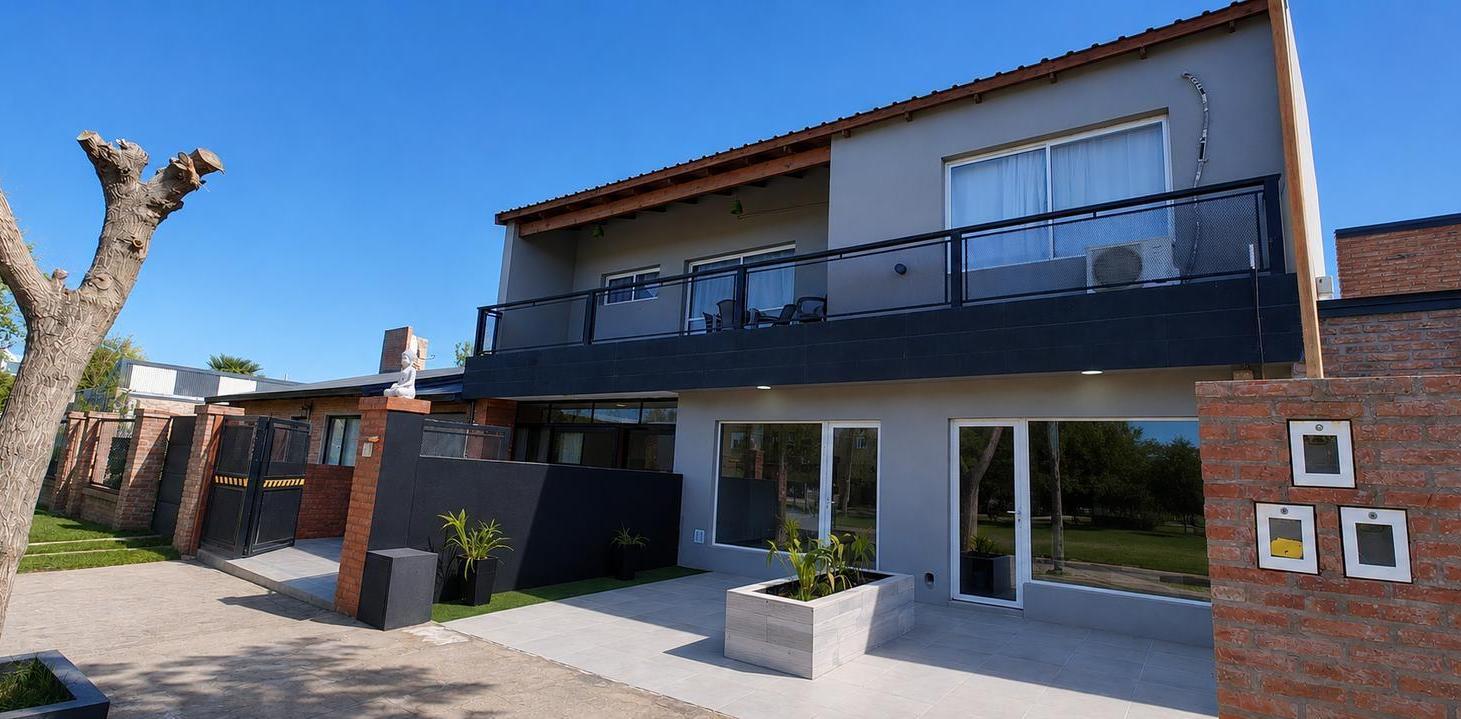 Foto de TDS 2 - Casa sobre Avenida con 2 locales comerciales !, imagen 1