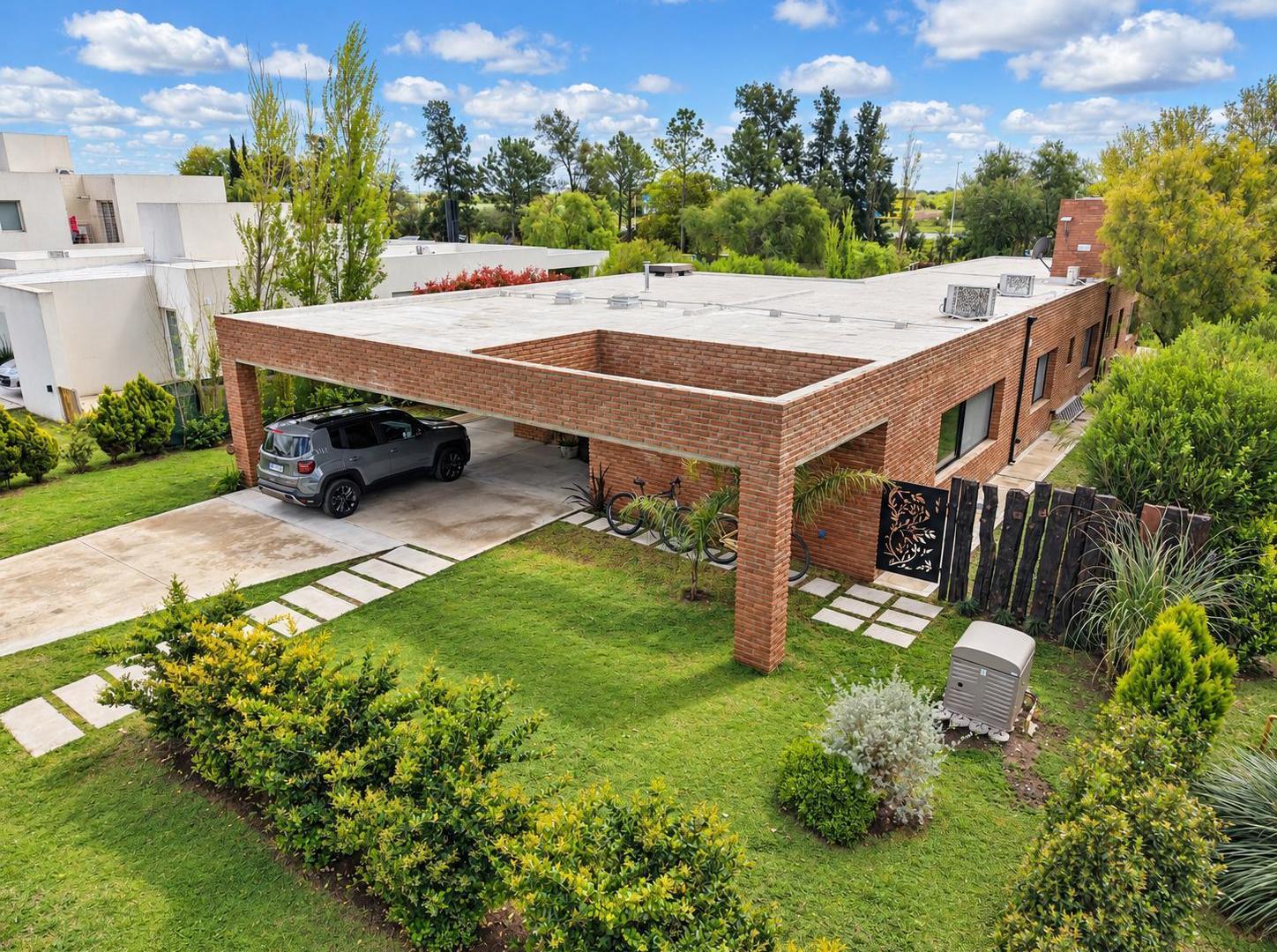 Foto de PUERTO ROLDAN - Cómoda y funcional casa 3 dormitorios en planta baja!, imagen 1