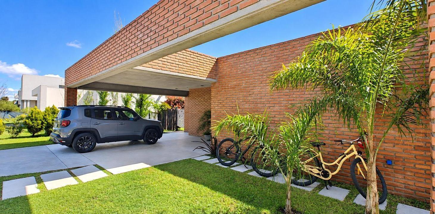 Foto de PUERTO ROLDAN - Cómoda y funcional casa 3 dormitorios en planta baja!, imagen 3