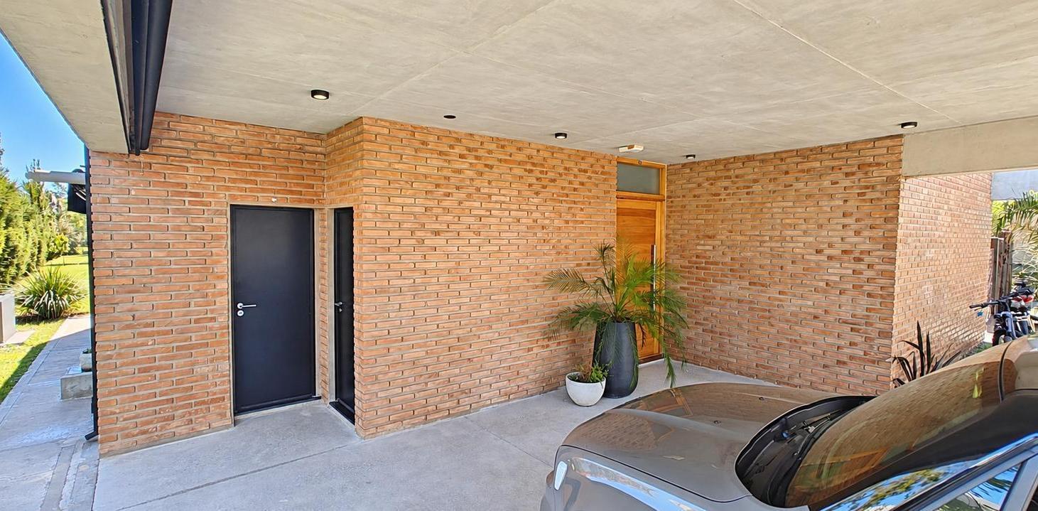 Foto de PUERTO ROLDAN - Cómoda y funcional casa 3 dormitorios en planta baja!, imagen 2