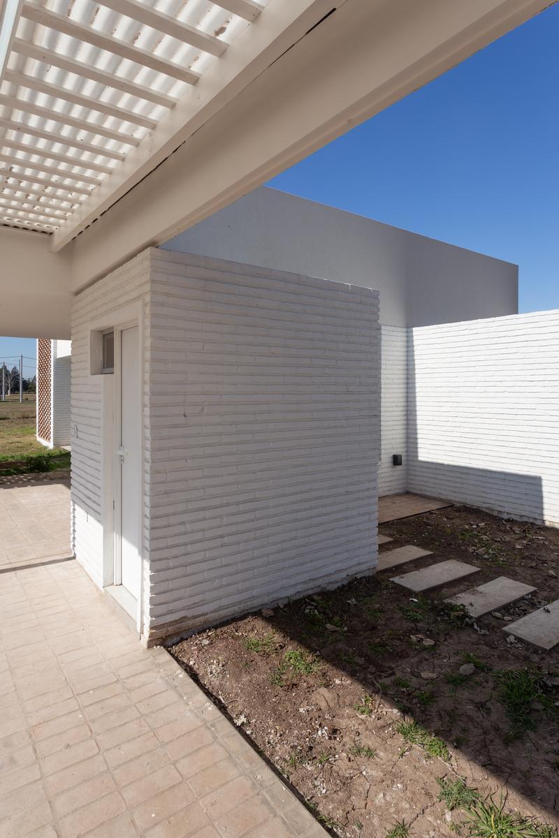 Foto de Venta de casa de Diseño en Pinares del Sur - Piñero, imagen 4