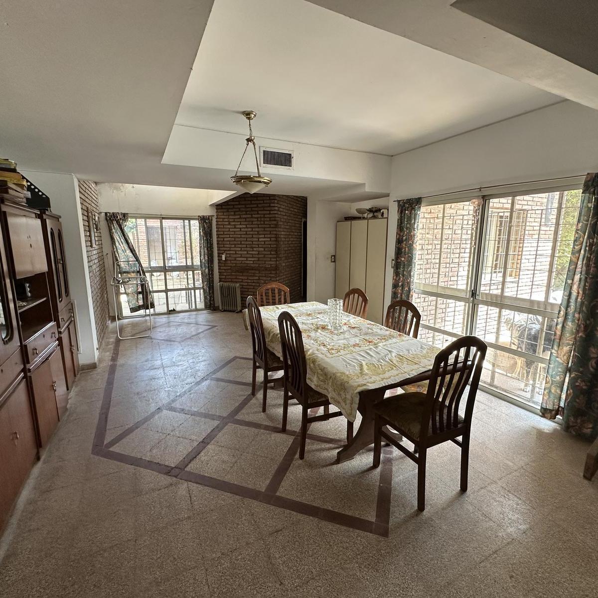 Venta de Importante Casa en Tiro Suizo 4