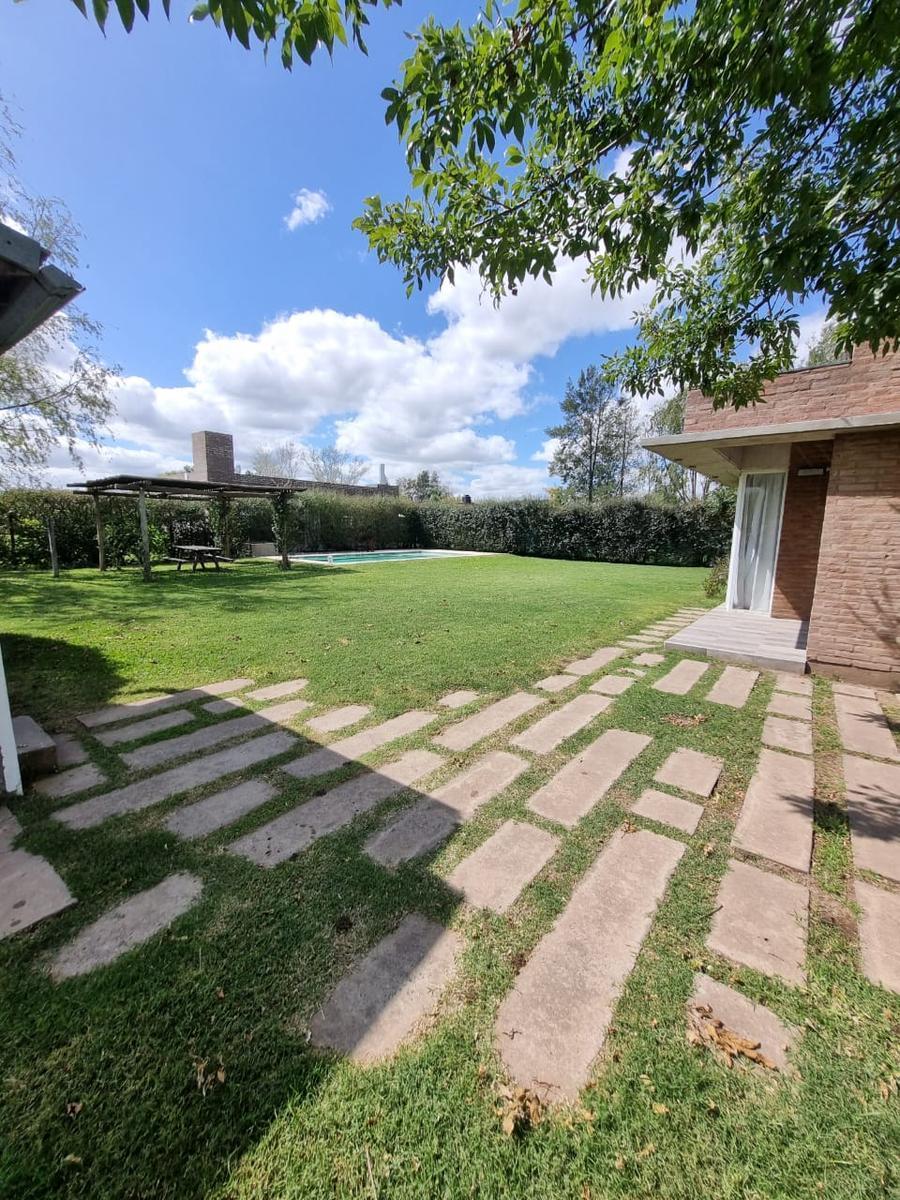 Casa en Hermosa Zona de Roldan, Barrio Prados del Sol 5