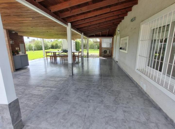 Casa en  hermosa zona de Roldan , barrio Prados Del Sol 2