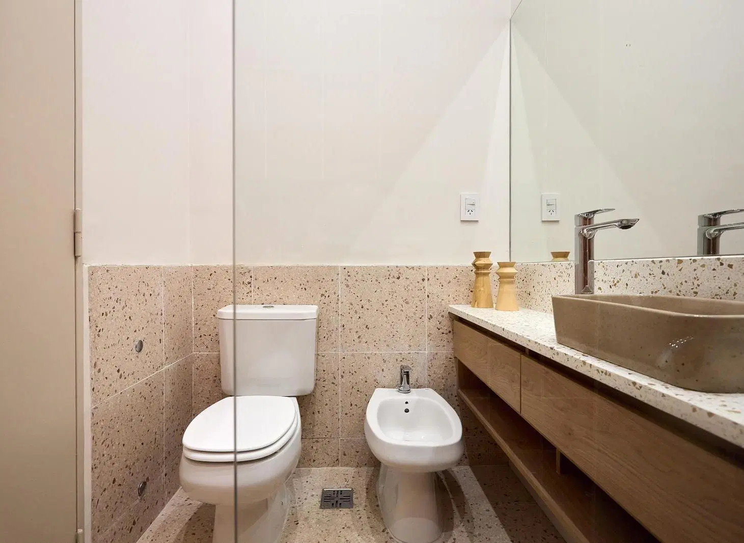 CASA UNICA EN VENTA EN ABASTO - 4 dormitorios 2