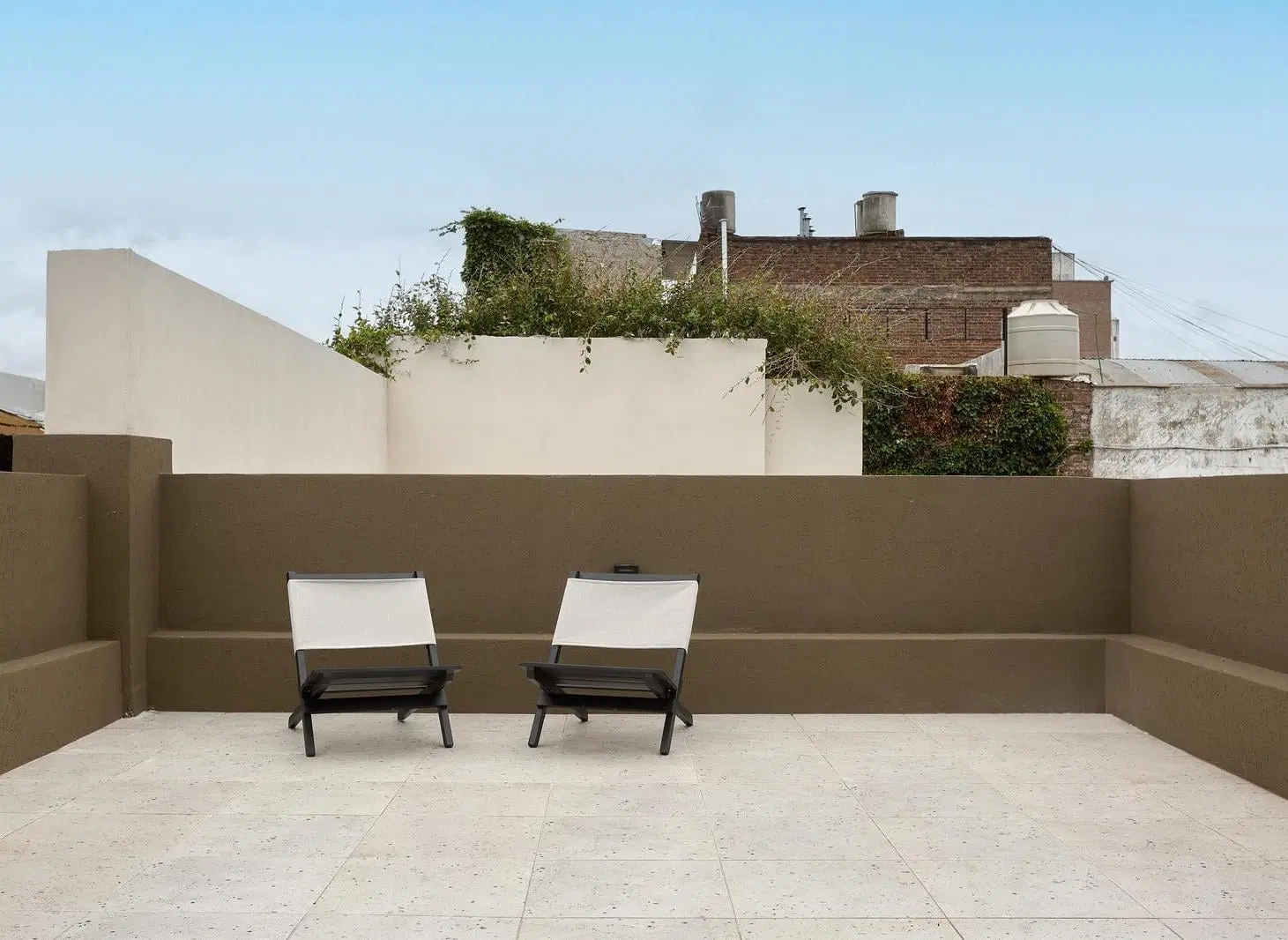 CASA UNICA EN VENTA EN ABASTO - 4 dormitorios 8