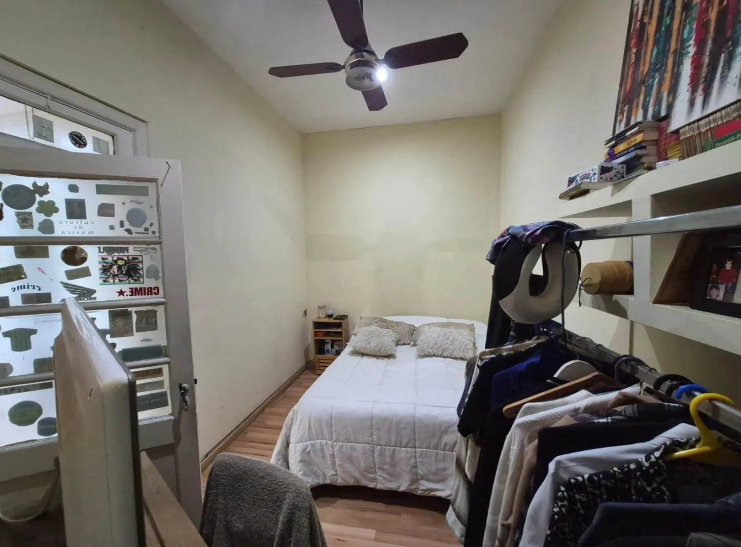 Pasillo único en venta barrio Azcuénaga  , impecable , proyección de ampliación 2