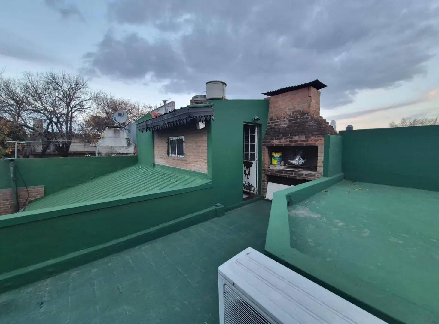 Pasillo único en venta barrio Azcuénaga  , impecable , proyección de ampliación 4