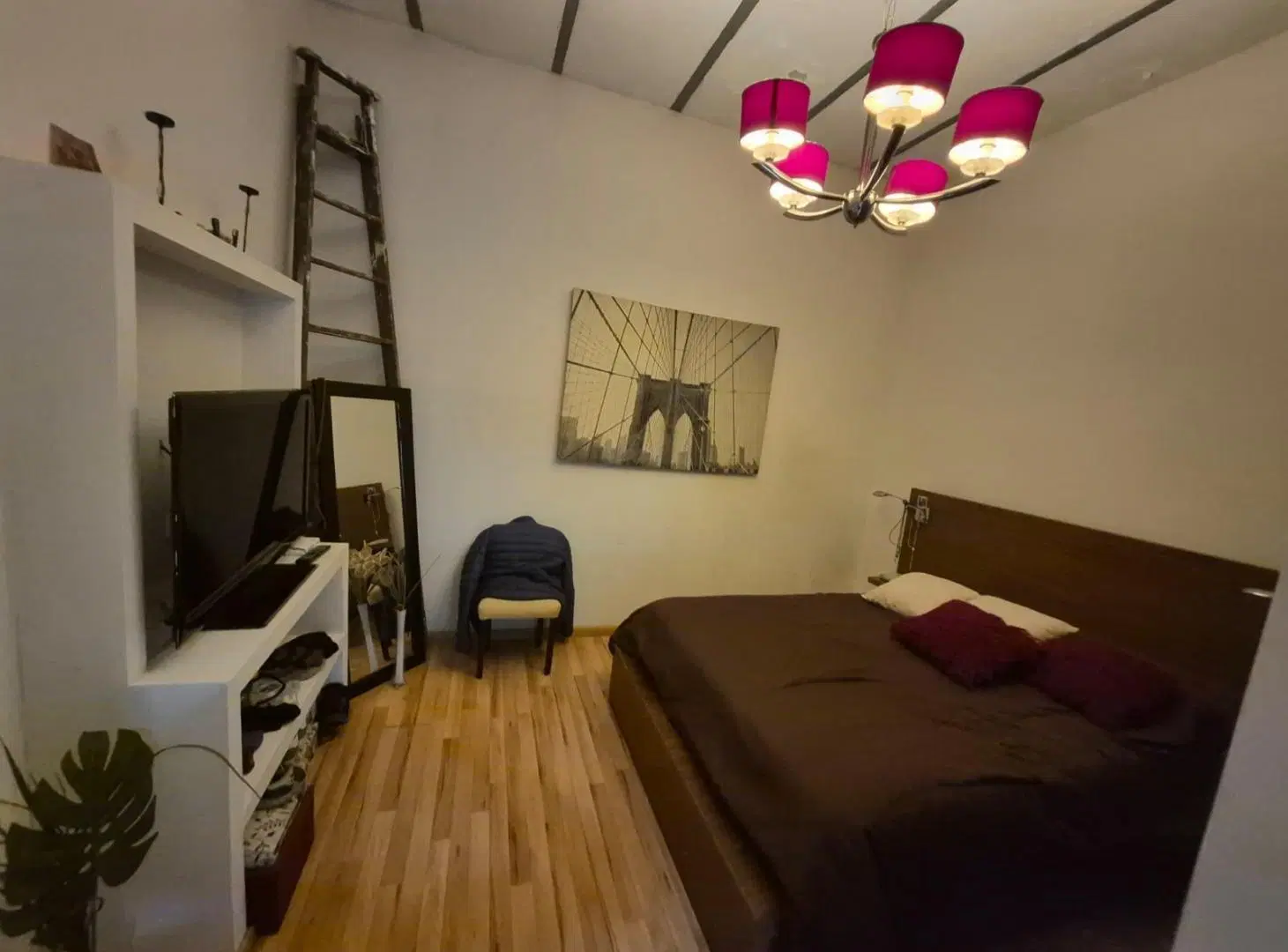 Pasillo único en venta barrio Azcuénaga  , impecable , proyección de ampliación 5