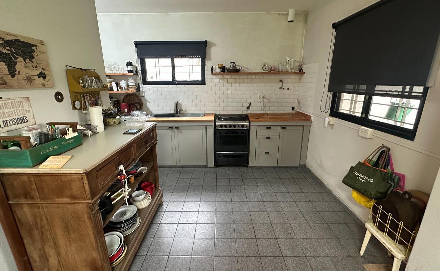 Foto de Casa en Alvear - VENTA y/o ALQUILER - EXCEPCIONAL TERRENO, imagen 3