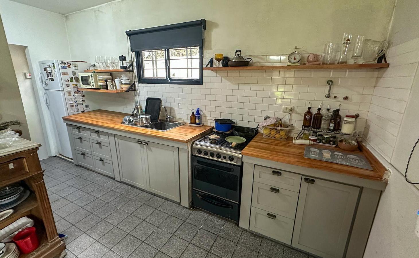 Foto de Casa en Alvear - VENTA y/o ALQUILER - EXCEPCIONAL TERRENO, imagen 2