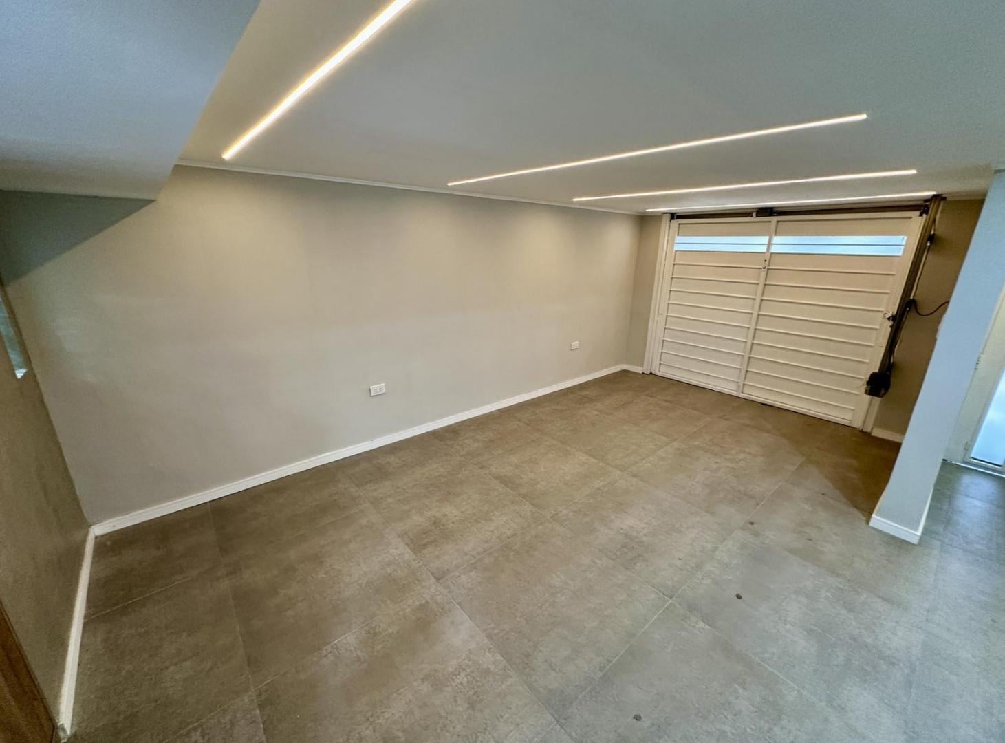 Foto de Casa en Pichincha con cochera- A ESTRENAR - Reciclado integro, imagen 2