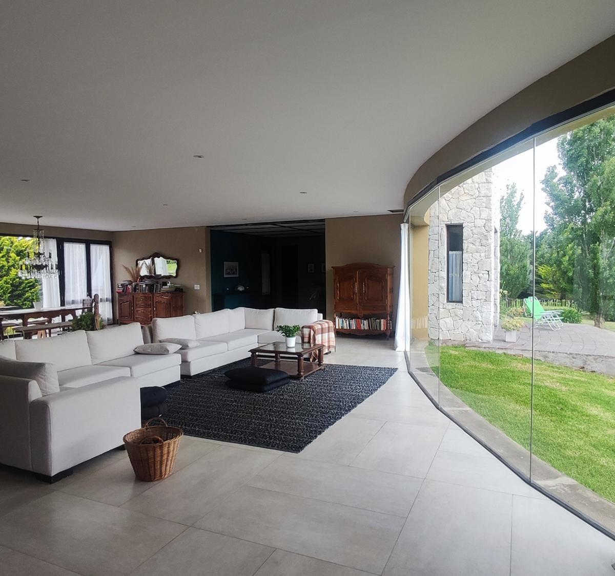 Foto de LOS ACANTILADOS - MAGNIFICA RESIDENCIA SOBRE 23.900 M2 DE TIERRA, imagen 2