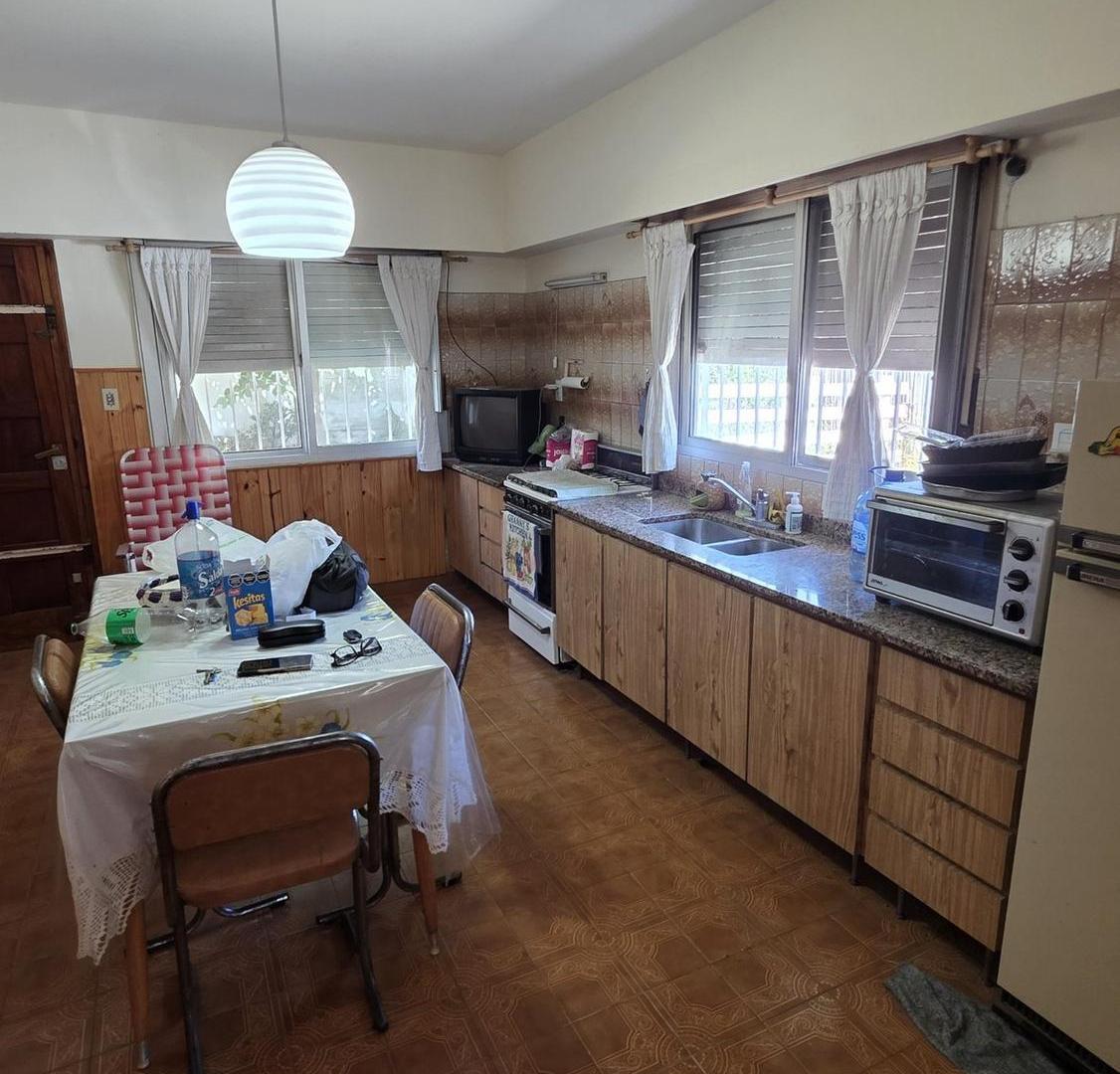 CLASICO CHALET EN SAN PATRICIO A 300 MTS DE LA COSTA