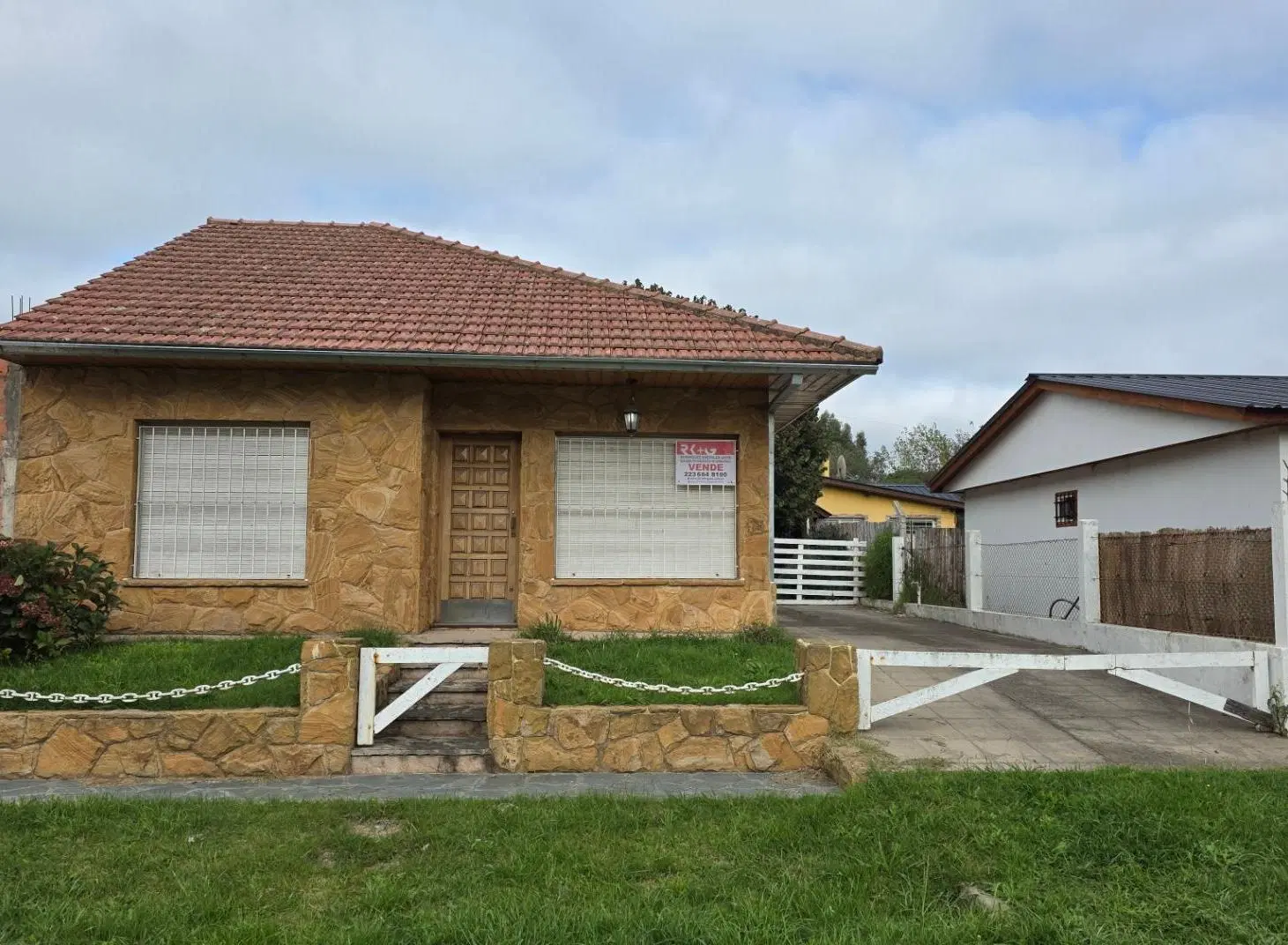 CLASICO CHALET EN SAN PATRICIO A 300 MTS DE LA COSTA 2