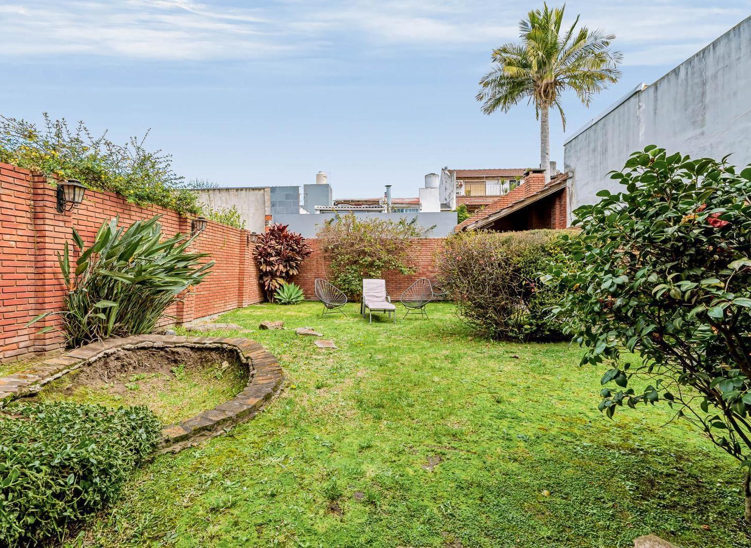Foto de Venta Casa 5 Ambientes con Jardin - Villa Real - Apto Credito, imagen 4