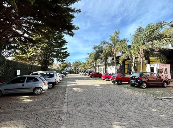 LOCAL COMERCIAL | PASEO EUCALIPTUS | PARQUE LELOIR 2
