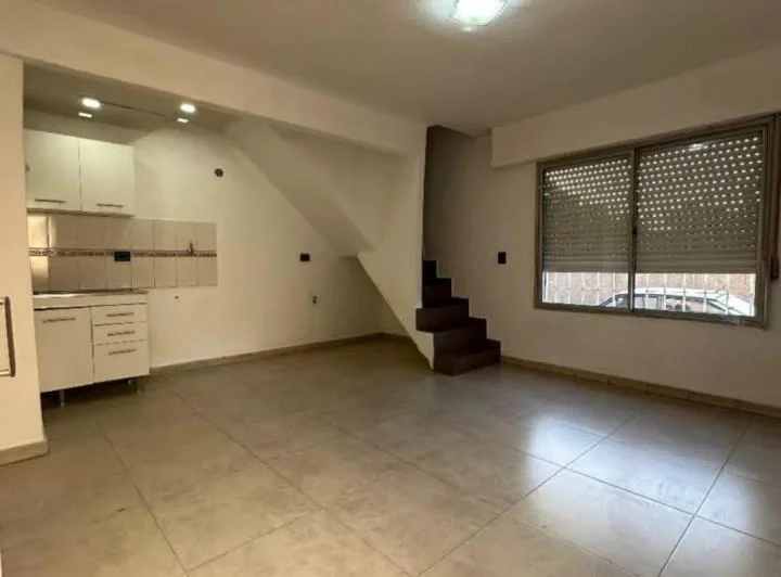 DUPLEX 3 AMBIENTES - CASTELAR SUR 4