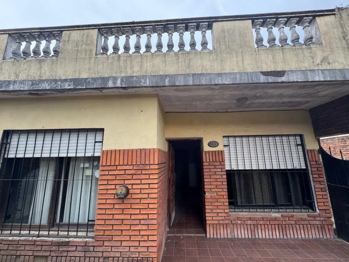 CASA TIPO CHALET 3 AMBIENTES - CASTELAR SUR 3